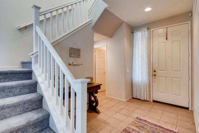 Foto del edificio - Lovely 3 Bedroom Home in Eastlake Vistas w...