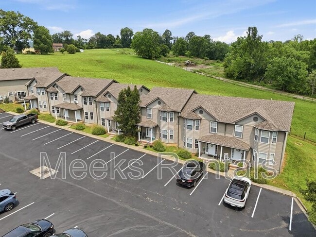 Building Photo - 40 Ariel Dr