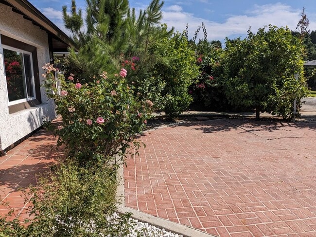 Foto del edificio - 151 W Hillside St