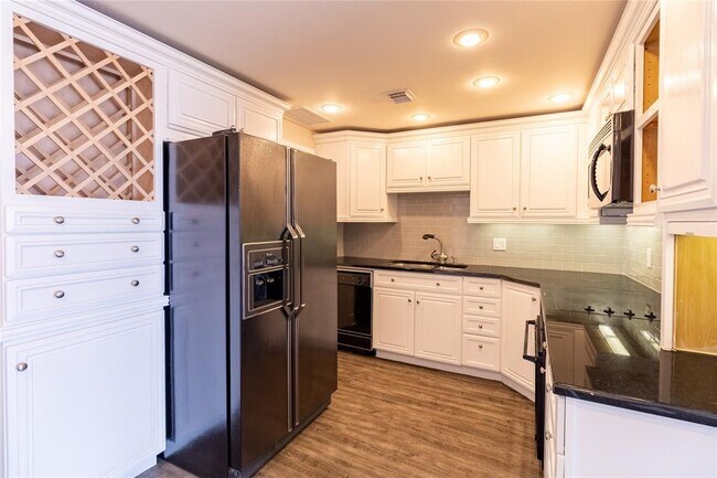 Building Photo - 1801 Lavaca St