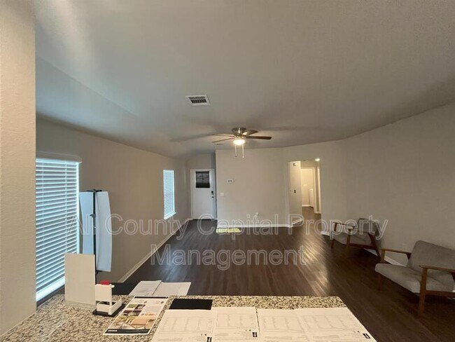 Foto del edificio - 433 Dubina Ave