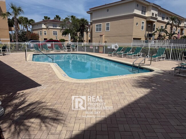 Building Photo - Coastal Townhome with Elevator, Sunset Vie...