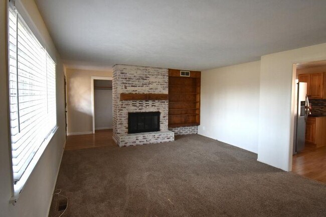 Foto del edificio - 5819 Southgate Dr