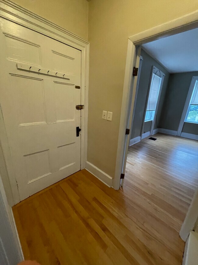 13 Center St, Cazenovia, NY 13035 13 Center St Cazenovia, NY