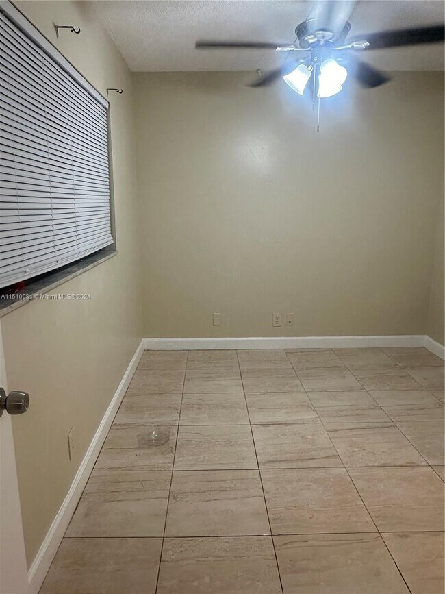 Foto del edificio - 4161 NW 26th St