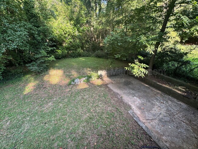 Building Photo - 1413 David Cir
