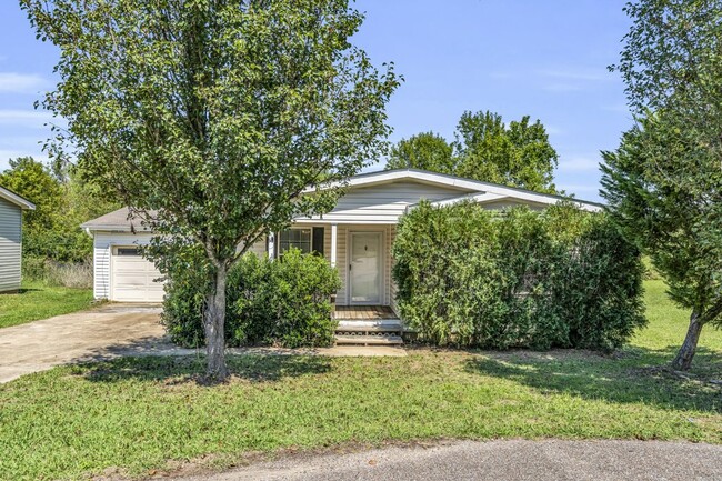 Building Photo - 79 Crest Oak Dr