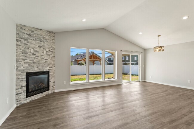 Foto del edificio - 7702 N Five Mile Rd