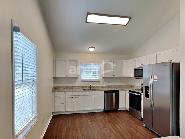 Foto del edificio - 1566 Pheasant Run Dr
