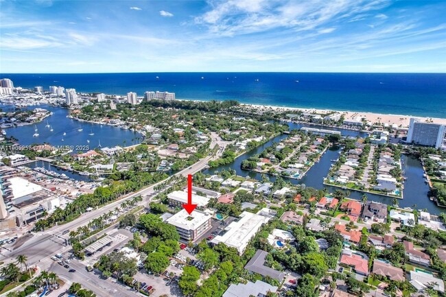 Building Photo - 2420 SE 17th St