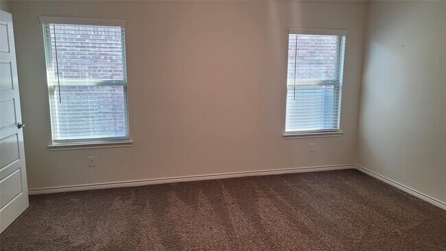 Building Photo - 3504 Sabine Dr