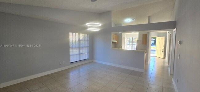 Foto del edificio - 10295 Hidden Springs Ct