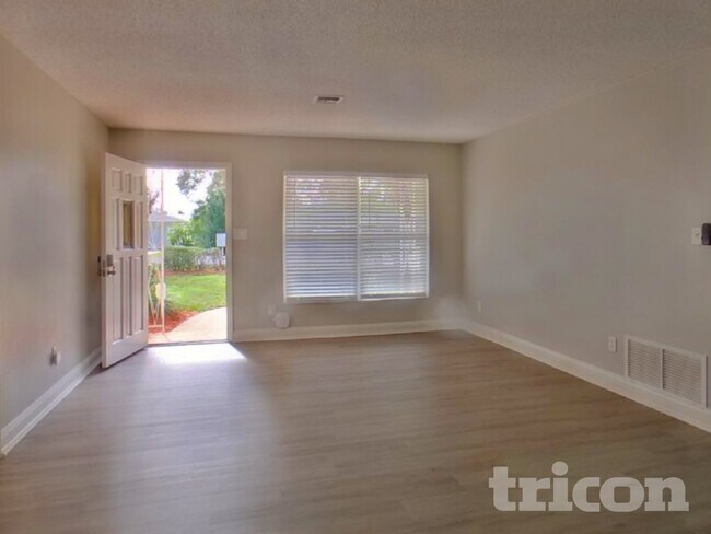 Foto del edificio - 1550 Hobson St