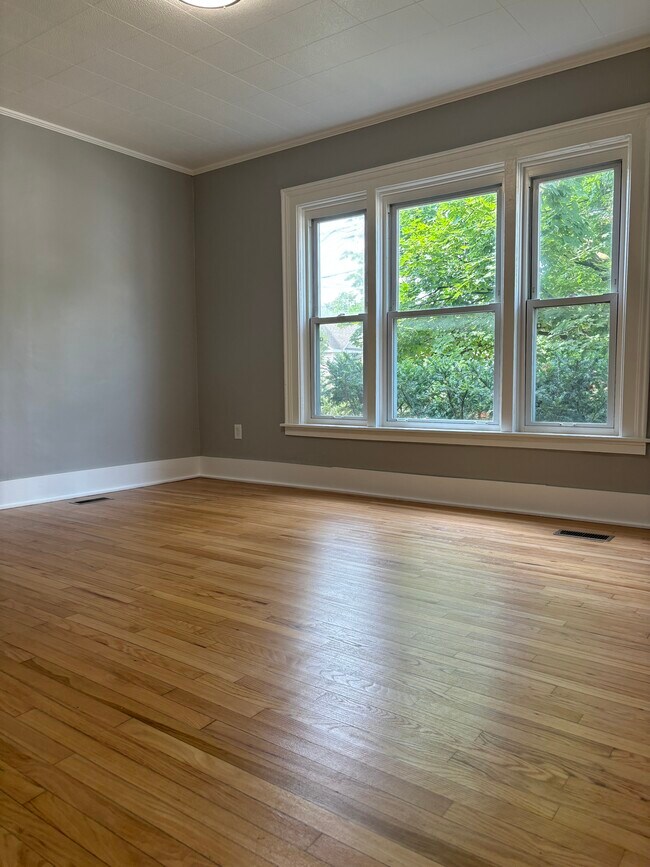 Foto del edificio - 1070 Elizabeth Ave NW