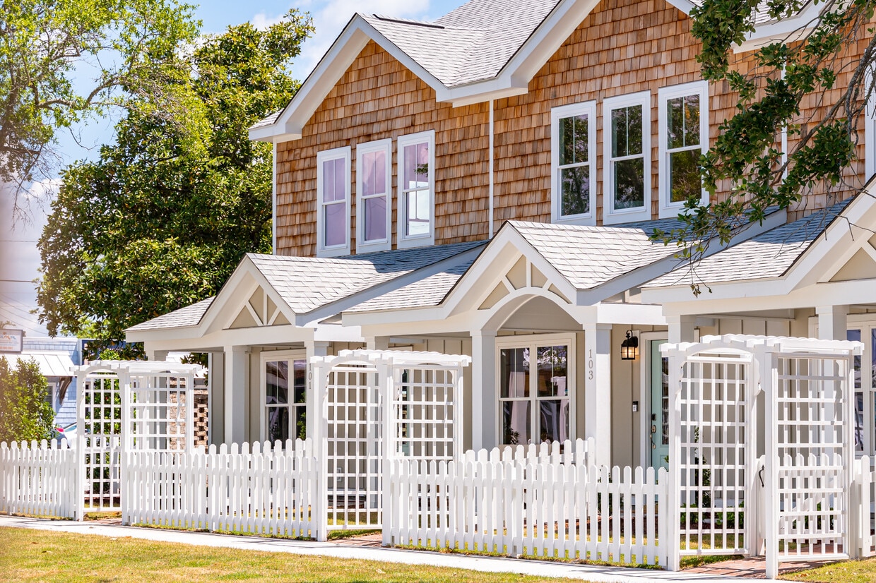 Brand new beach cottage! Public beach access at end of the street (4 min walk)! Welcome to Blue Salt Cottage! - 103 S 13th St