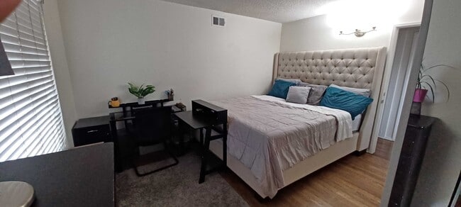 Foto del edificio - 1218 Queen Anne Ct