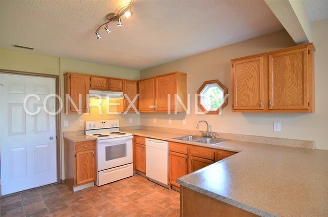 Building Photo - 8030 Whistlewood Dr