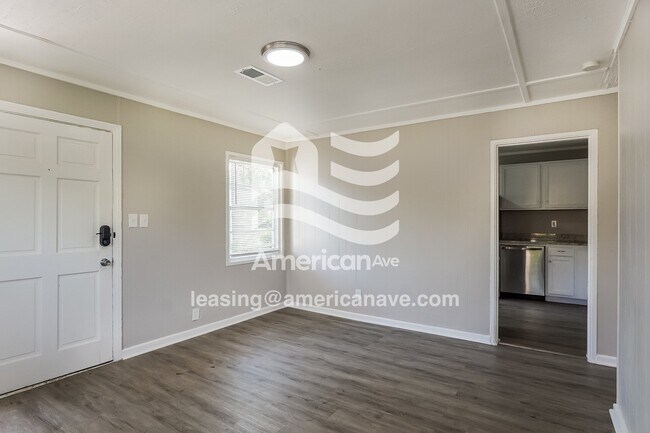 Foto del edificio - 105 Livingston Ct