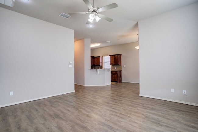 Building Photo - Great newer home in Frenship ISD