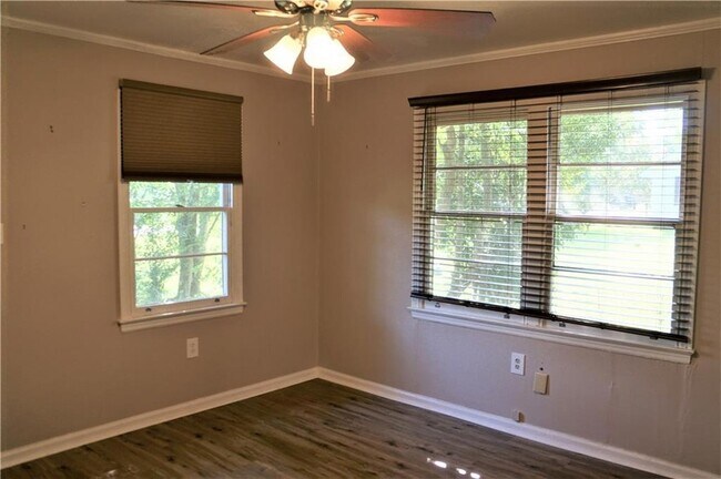 Foto del edificio - 212 W 20th Ave