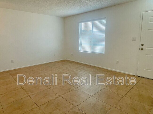 Foto del edificio - 498 E Mesquite Ave