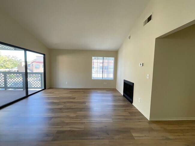 Foto del edificio - $500 OFF FIRST MONTH'S RENT! Evergreen Vil...