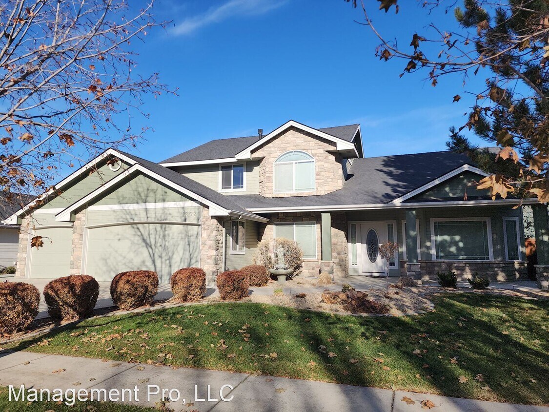 4 br, 3 bath House 1862 West Cedar Grove House Rental in Meridian