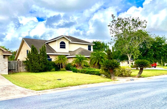 Building Photo - 1551 Briarwyck Dr