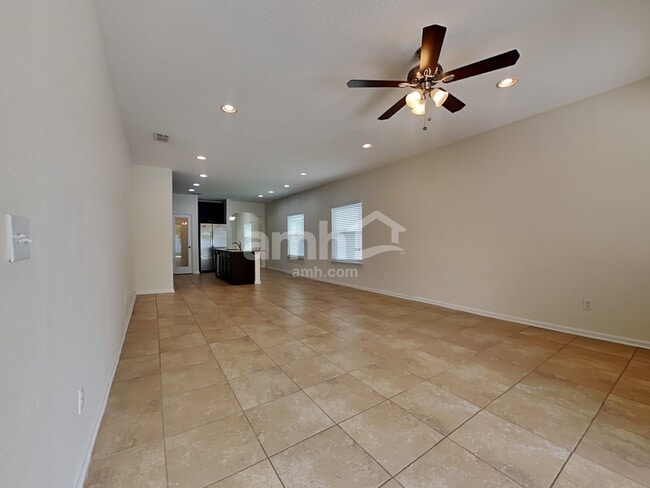 Building Photo - 851 Glendale Ln