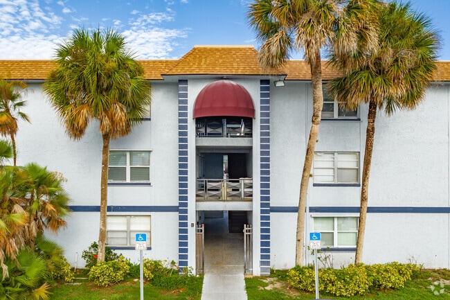 4348 Plaza Dr Holiday, FL - Sunbay Apartments