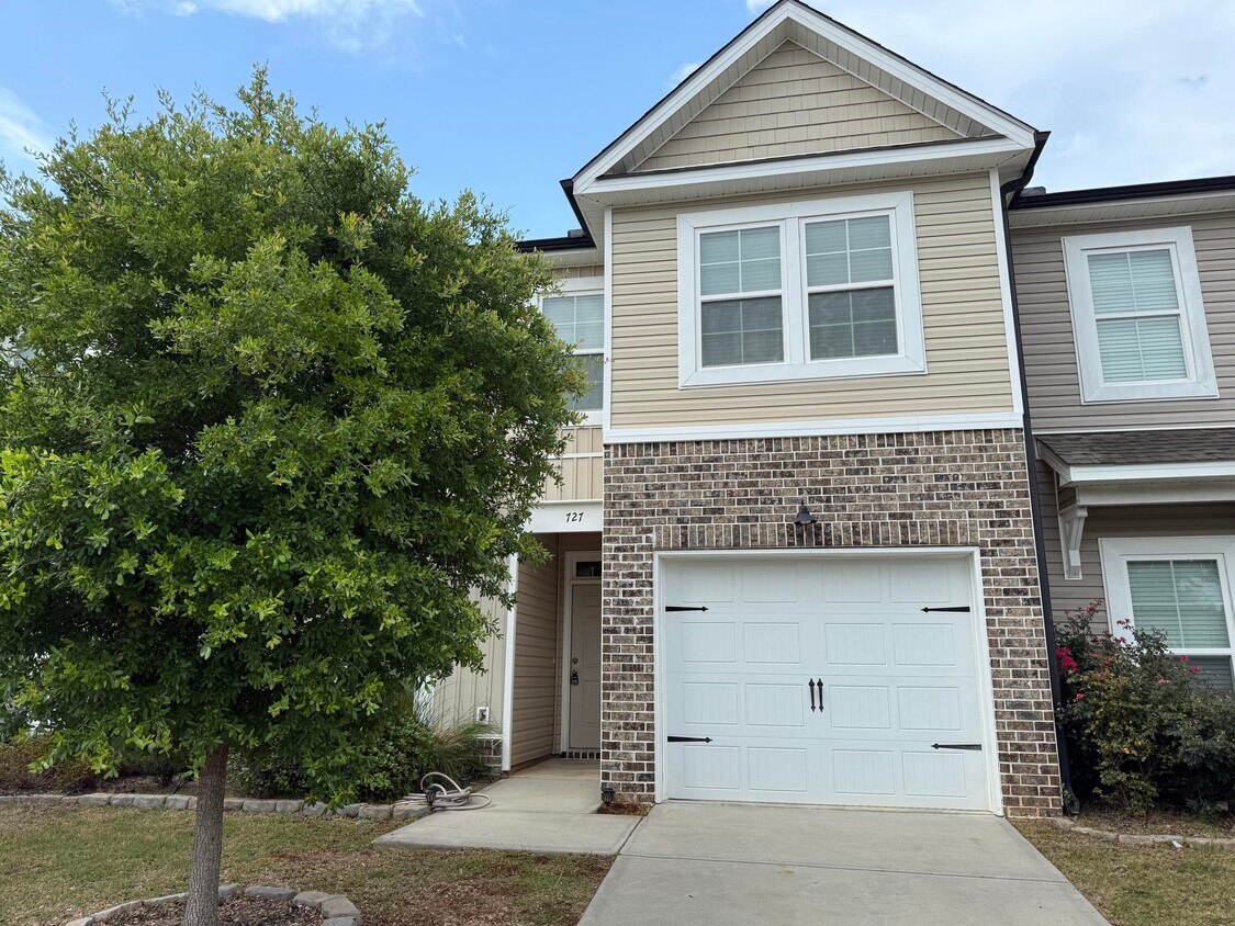 Foto principal - 727 Buddy Ct