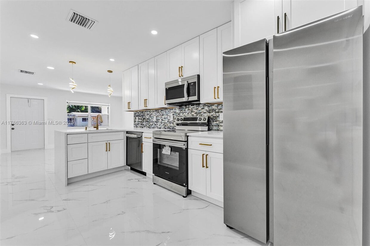 Foto principal - 3837 NE 16th Terrace