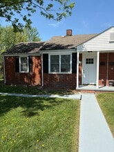 Building Photo - 2117 Sherwood Rd