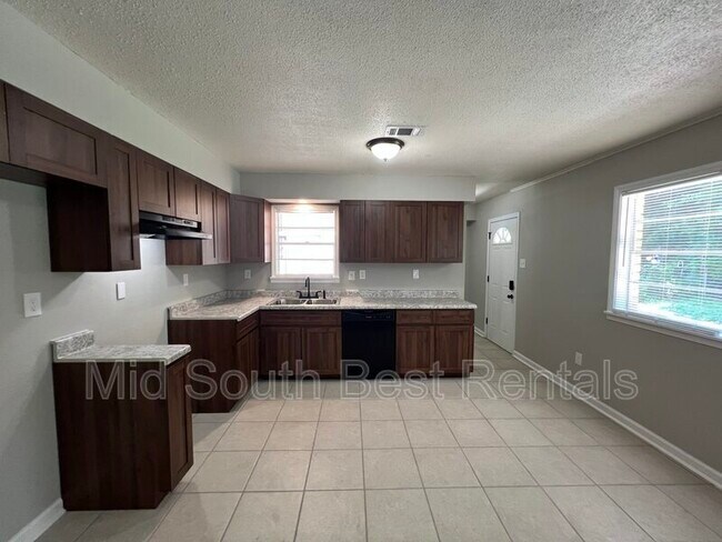 Foto del edificio - 2778 McGregor Ave