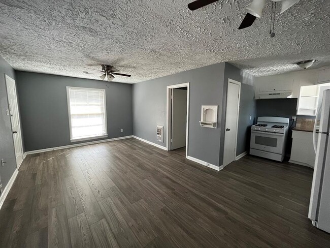 Foto del edificio - 1207 W Gray St