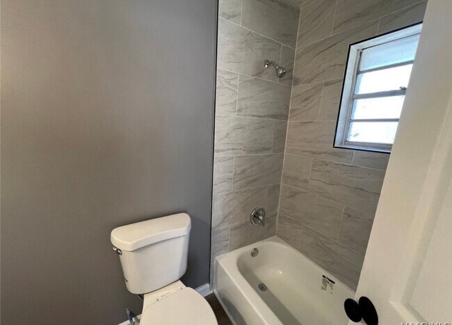 Building Photo - 4 Bedrooms | 2 Bathrooms | Section 8 Friendly