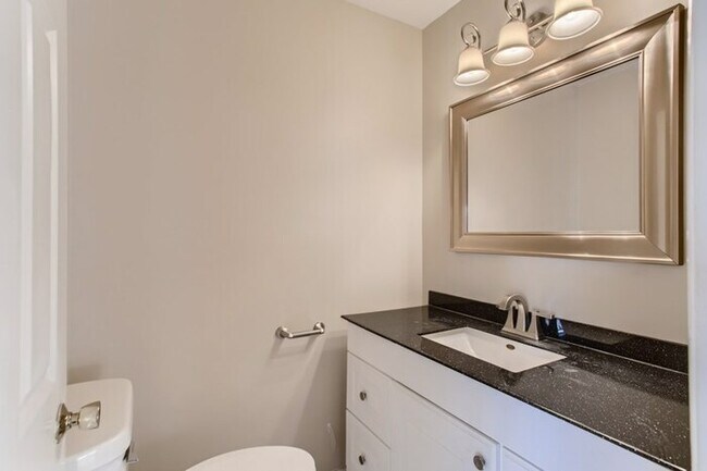 Building Photo - 554 Lynn Ct, Glendale Heights, IL, 60139