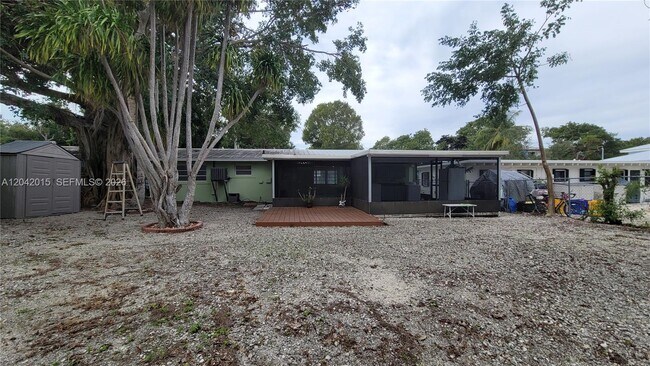 Foto del edificio - 664 Colson Dr