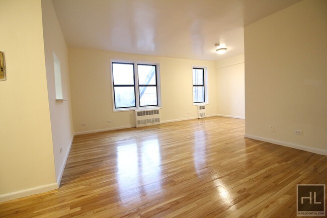 Foto del edificio - 8340 Britton Ave