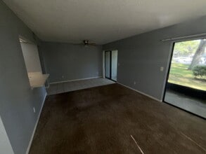 Building Photo - 7 Castania Ct