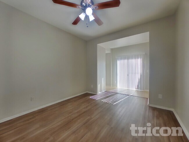 Foto del edificio - 10268 W Sands Dr