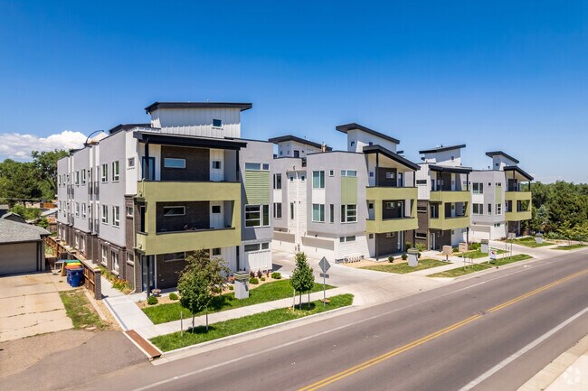 Foto del edificio - Sloans Lake Row Home Assemblage #1-6