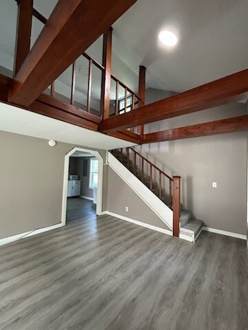 Building Photo - 730 E 20th St