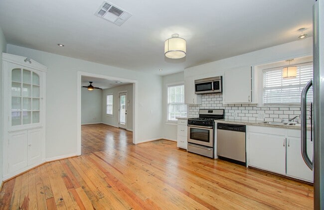 Building Photo - 4706 Fisk St