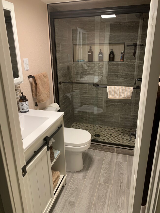 basement level bathroom - 1703 Quiver Ct