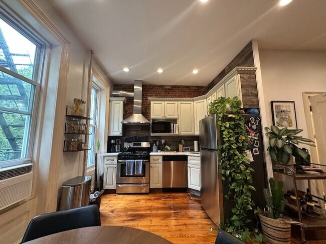 Foto del edificio - 85 1/2 Summit Street Unit 3