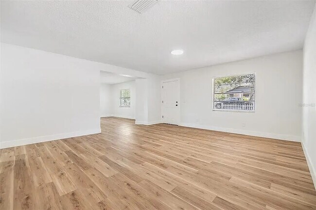 Foto del edificio - 8107 N 11th St