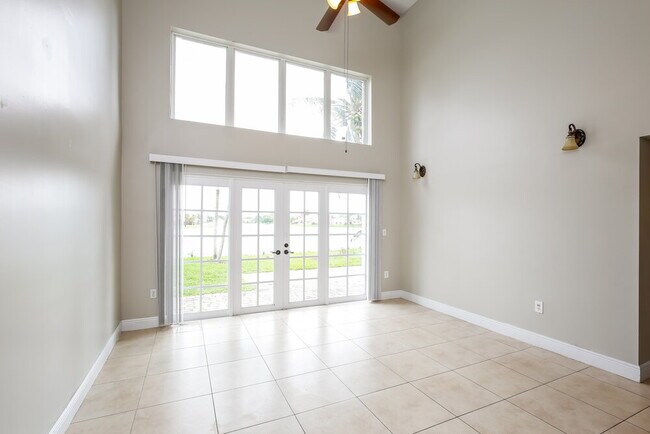 Building Photo - 4771 SW 154th Ave