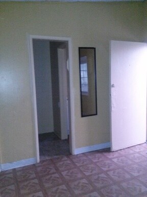 Building Photo - 2643 E Carson St