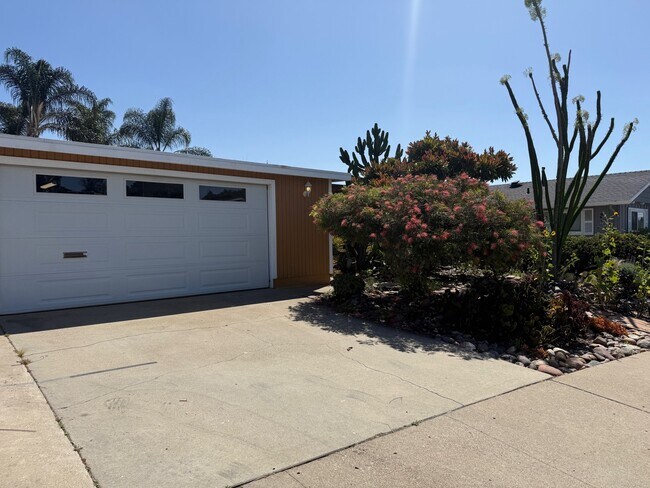 Foto del edificio - 2155 Montclair St